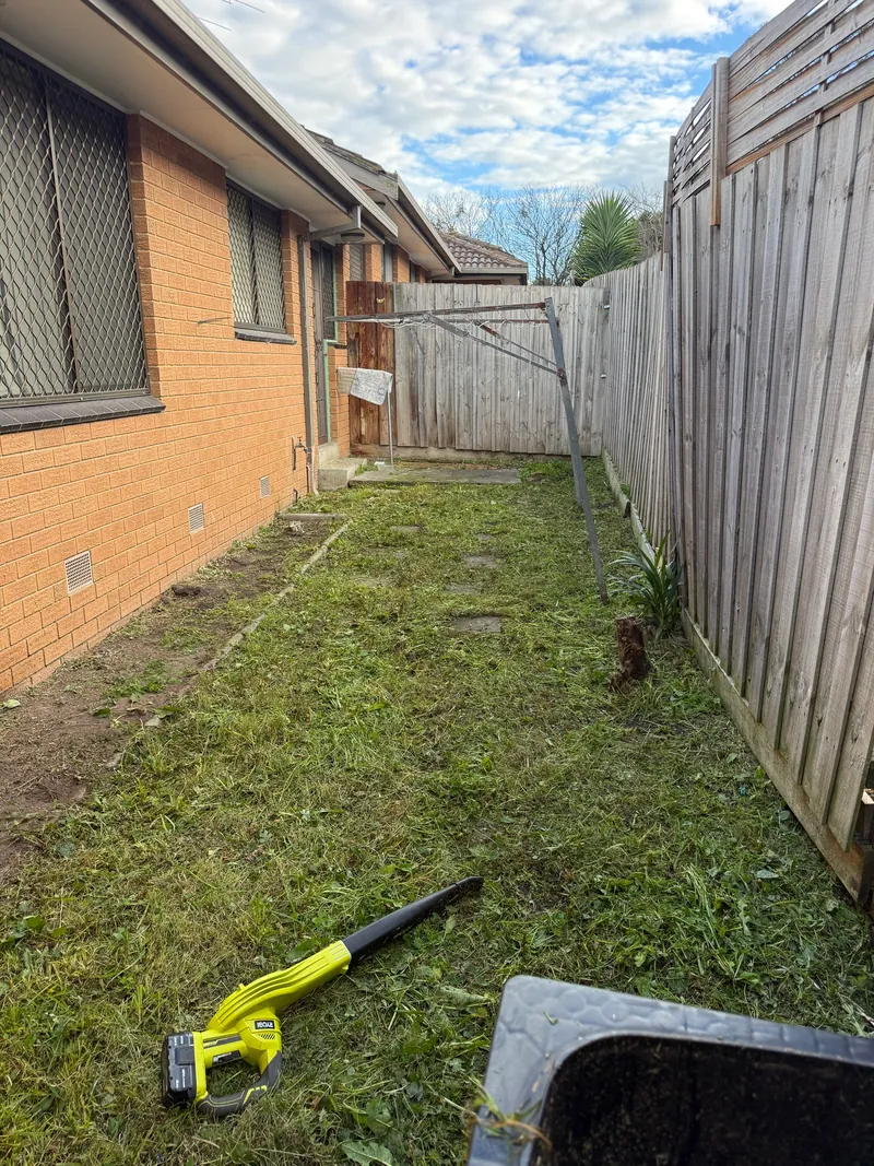 Example of workplace garden cleanup by EKO Gardening Solutions